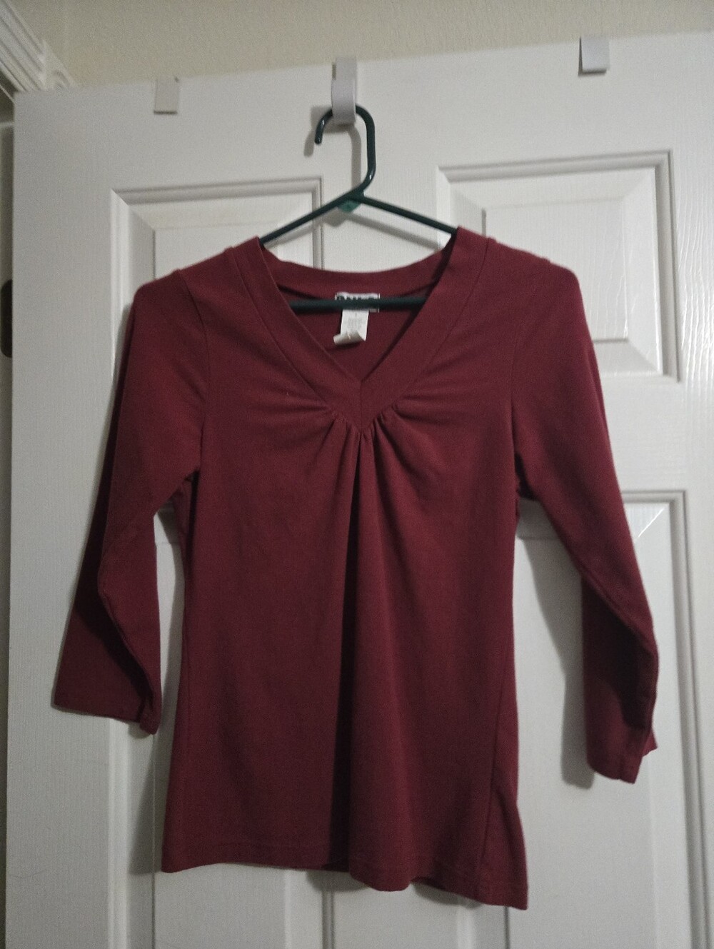 Women's 3/4 Sleeve Crew Neck Tee in Burgundy